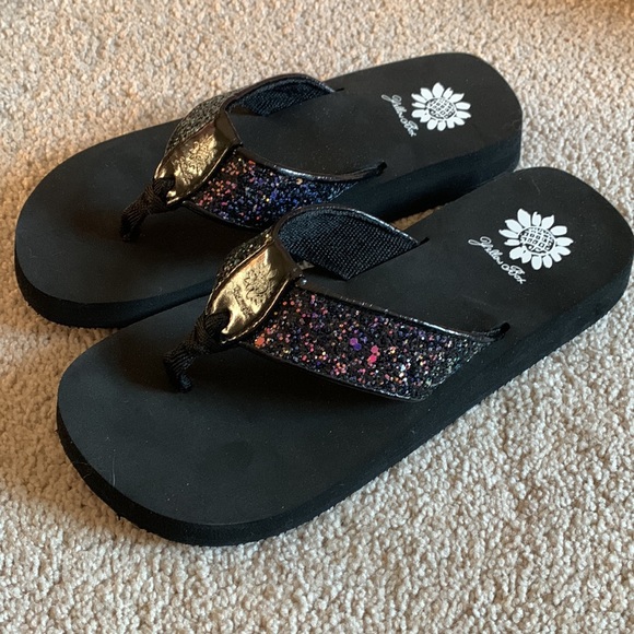 Yellow Box Women's Feliks Flip-Flop - NWOT - Picture 2 of 8